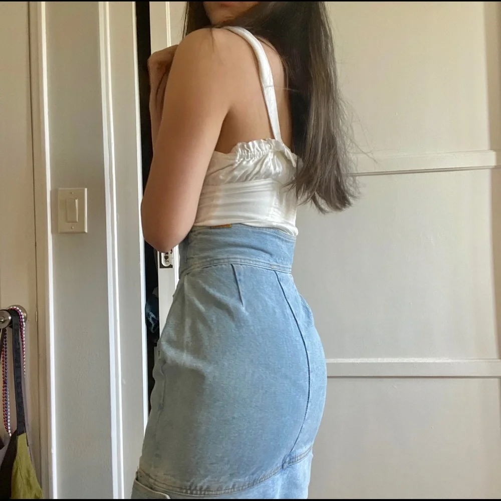 Jordache 80’s Belted Denim Skirt - Picture 2 of 3